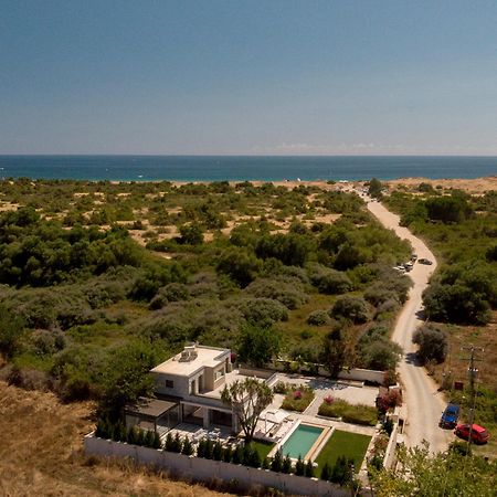 Villa Flamingo - 4 Bedrooms - Private Pool - Next To Renowned Issos Beach & Lake Korission Línia Exterior foto