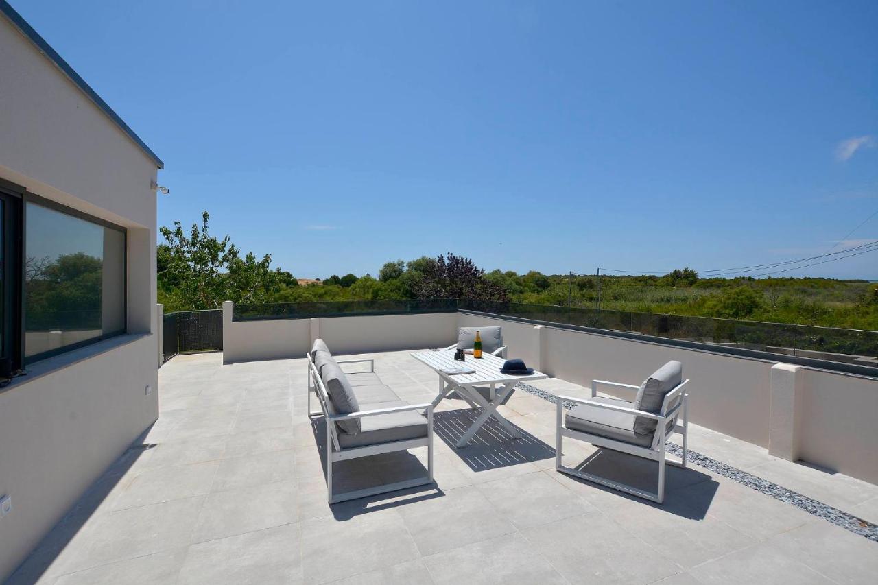 Villa Flamingo - 4 Bedrooms - Private Pool - Next To Renowned Issos Beach & Lake Korission Línia Exterior foto