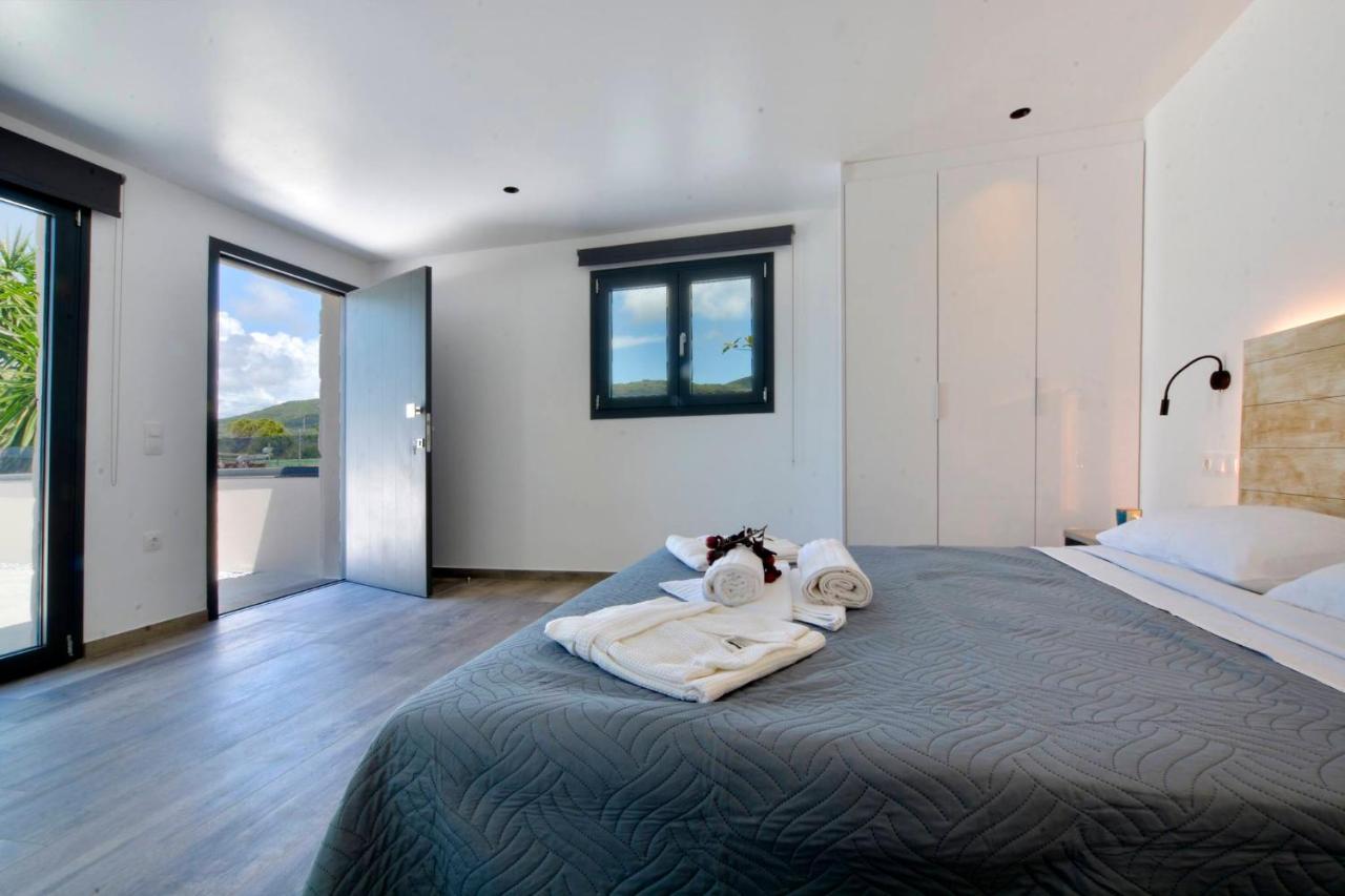 Villa Flamingo - 4 Bedrooms - Private Pool - Next To Renowned Issos Beach & Lake Korission Línia Exterior foto