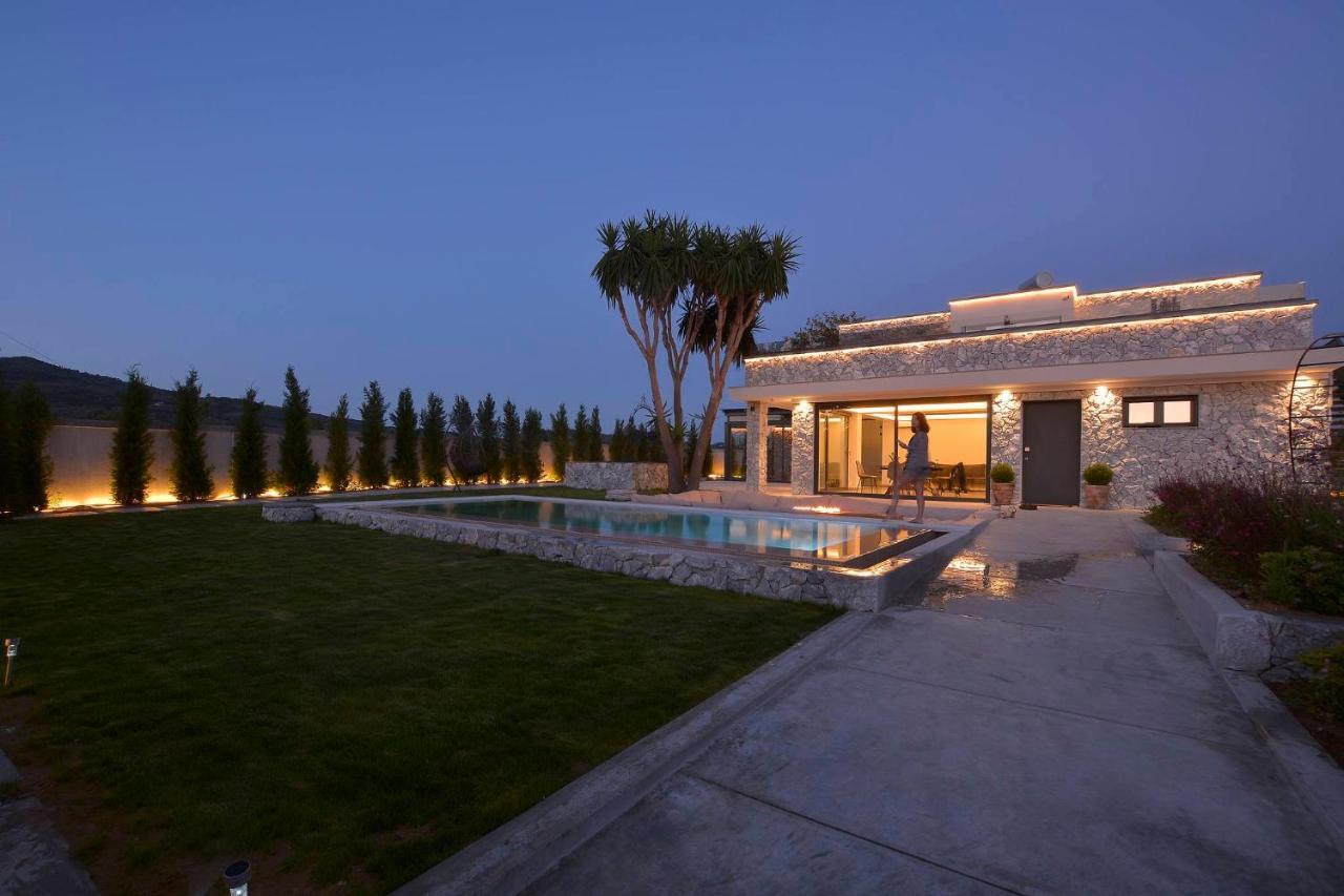 Villa Flamingo - 4 Bedrooms - Private Pool - Next To Renowned Issos Beach & Lake Korission Línia Exterior foto